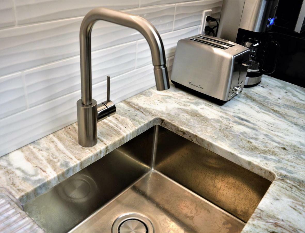 Simply Luxury Stays Ottawa Bagian luar foto