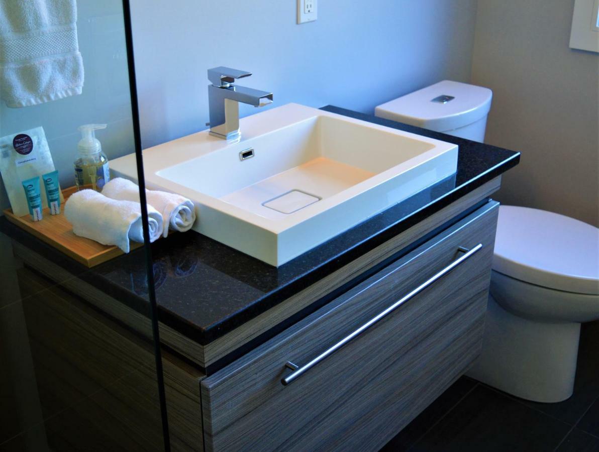 Simply Luxury Stays Ottawa Bagian luar foto