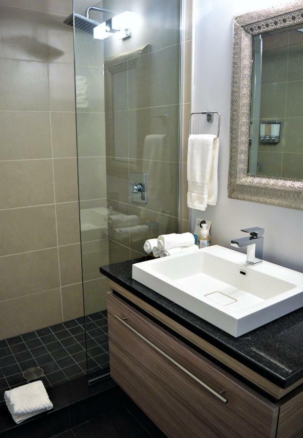 Simply Luxury Stays Ottawa Bagian luar foto