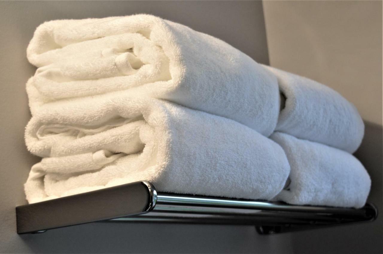 Simply Luxury Stays Ottawa Bagian luar foto